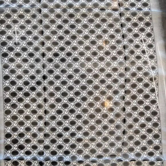 NEW AUTHENTIC RARE 2024 GUCCI 100% SILK SCARF SCARVE BLACK WHITE 60"X20" - Picture 3 of 16